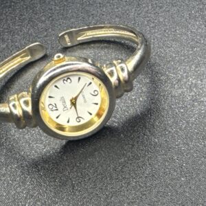 Details Quarts Watch Bracelet Womens 357