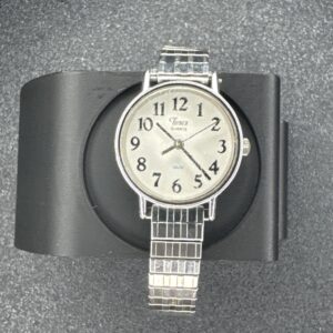 TIMEX Quarts Women’s Small Watch T56 Scratched Crystal
