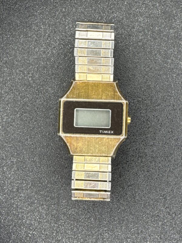 TIMEX Vintage Style Men’s Digital Watch 3H