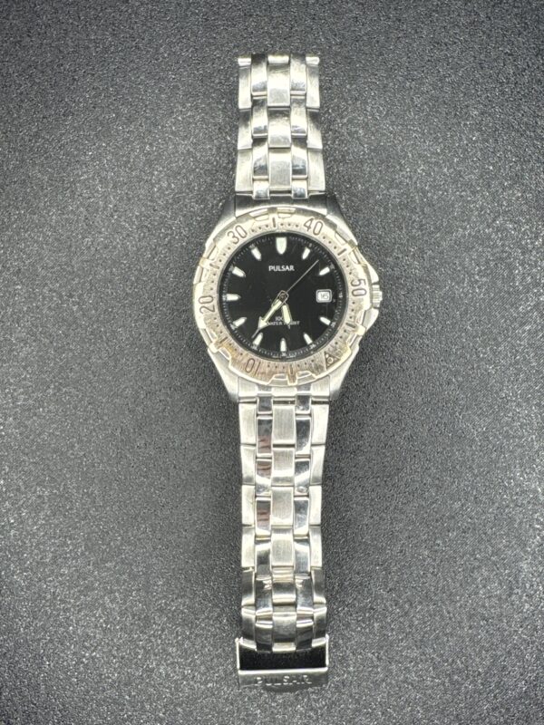 Pulsar Date 100M Quarts Men’s Watch Water resistant Silver