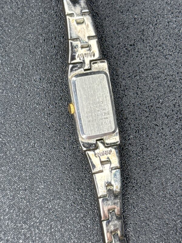 Seiko Two Tone Small Women’s Watch Quarts 077550 - Image 2