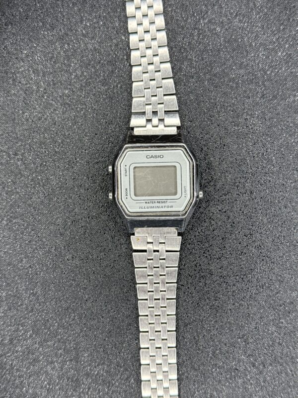 Casio illuminator Digital Unisex Watch LA880W