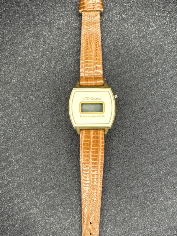 LCD QUARTS Texas Digital Women’s Watch TI3H