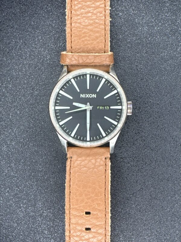 Nixon Date Mens Watch Quarts 14J